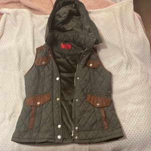 XL fleece lined Fashionomics vest. Like new.